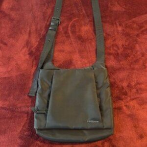 Hedgren Purse